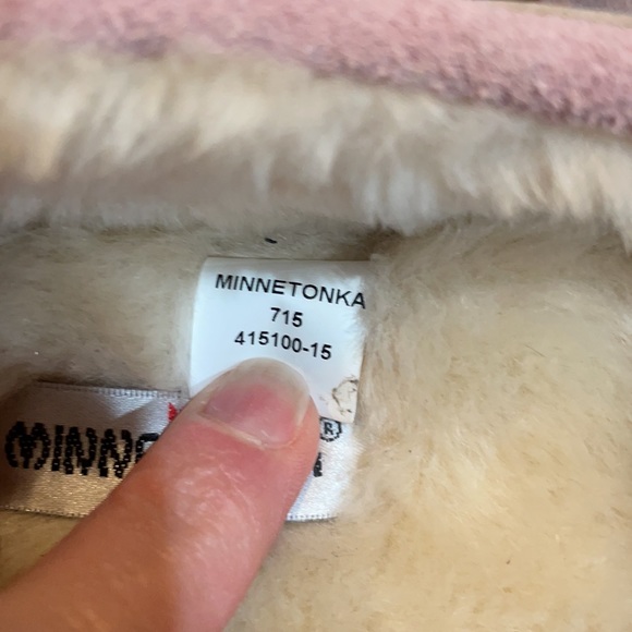 NWOT Minnetonka moccasins - Picture 4 of 5